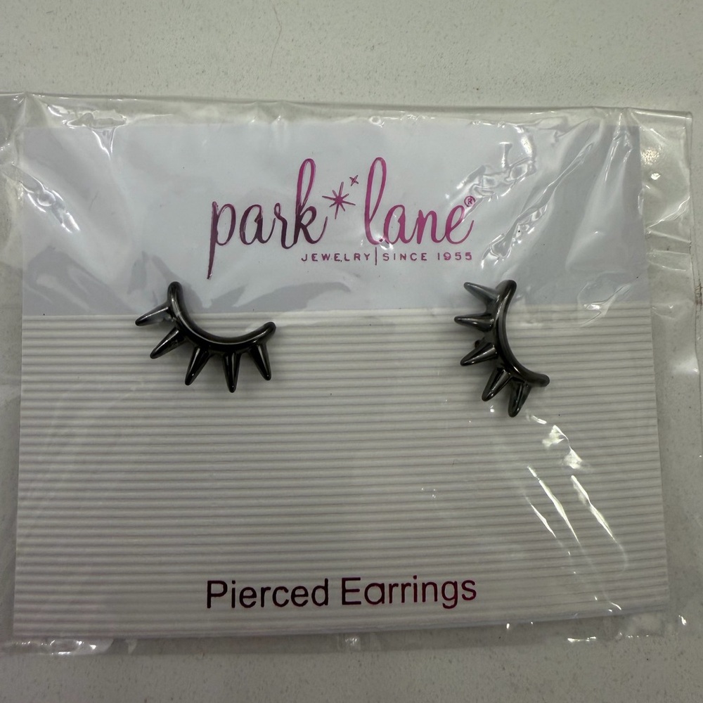Park Lane Eyelash gunmetal pierced earring studs